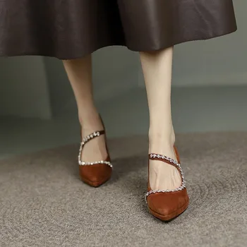 Ženske cipele; voditelj prodaje 2023 godine; ženske cipele-brod bez zatvarač; jesenje cipele s oštrim vrhom od флока, dijamanata, пайетки; novo u prosjeku pete i visokim potpeticama