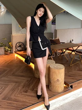 Novi stil ljetne odjeće s visokim strukom i nepravilnim подолом, monotono crna mini suknja u stilu patchwork s dijamantima za žene